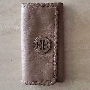 Tori Burch wallet